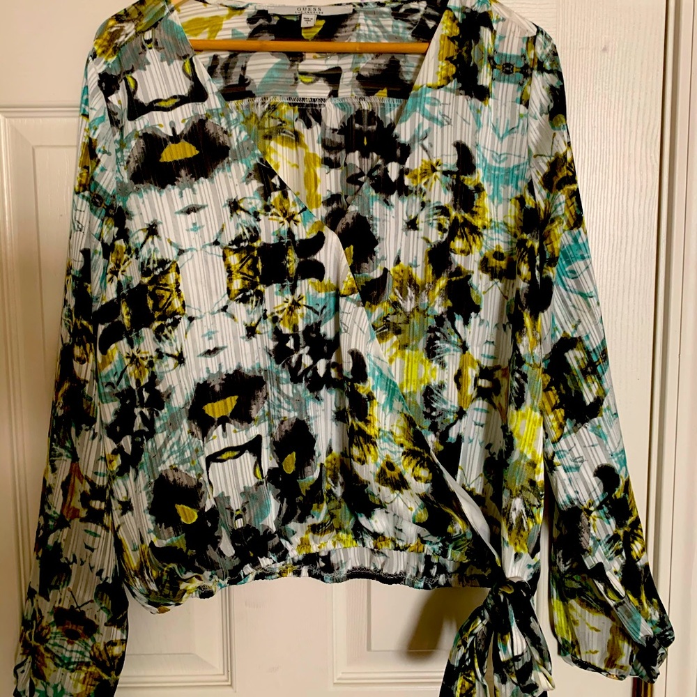 Women’s Guess blouse